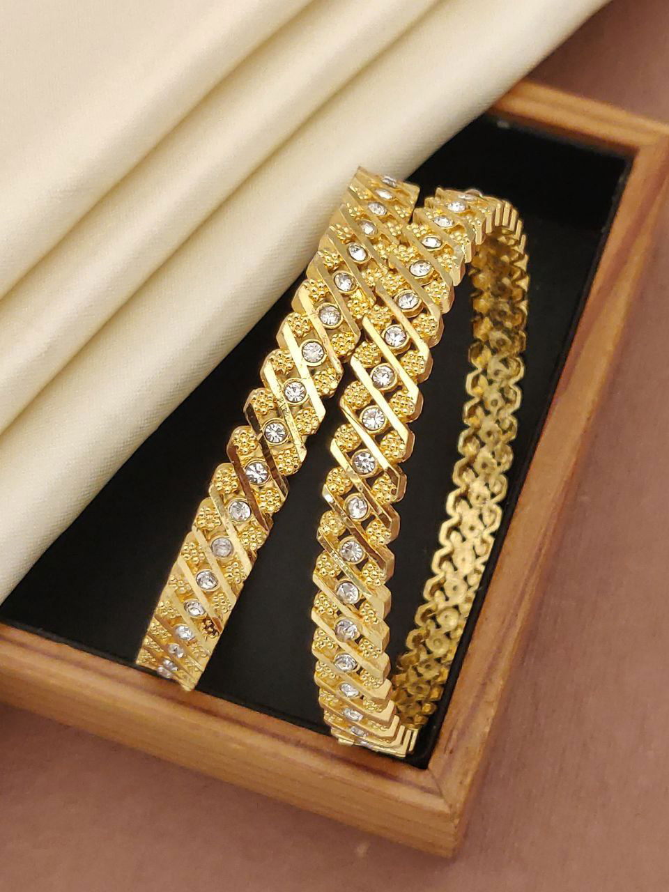 Daily Wear Brass Gold Plating Kadli 
